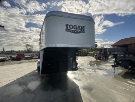 New 2025 Logan Coach CROSSFIRE 3 HORSE GN Horse Trailer