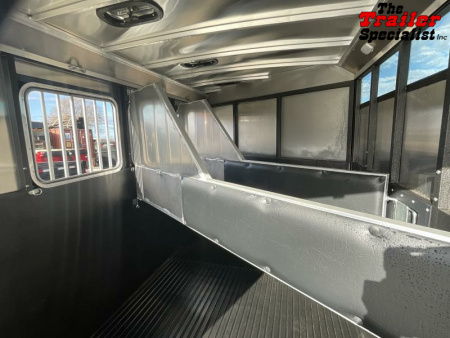 New 2025 Logan Coach CROSSFIRE 3 HORSE GN Horse Trailer