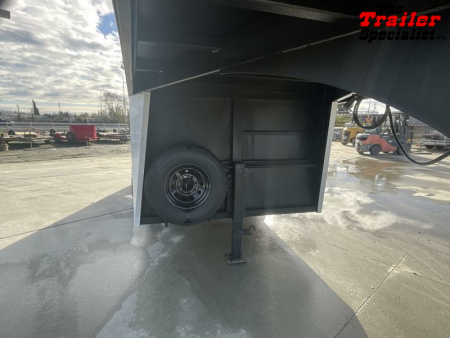 New 2025 Logan Coach CROSSFIRE 3 HORSE GN Horse Trailer