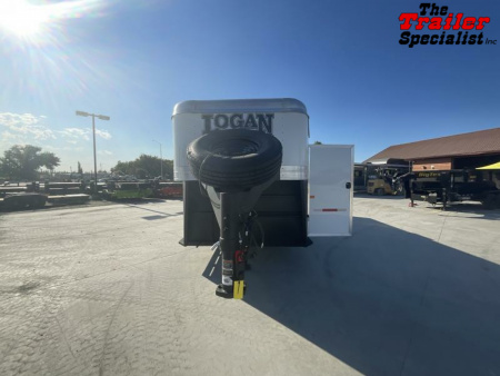 New 2024 Logan Coach 24 FT GN Horse Trailer