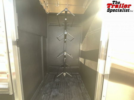 New 2024 Logan Coach 24 FT GN Horse Trailer