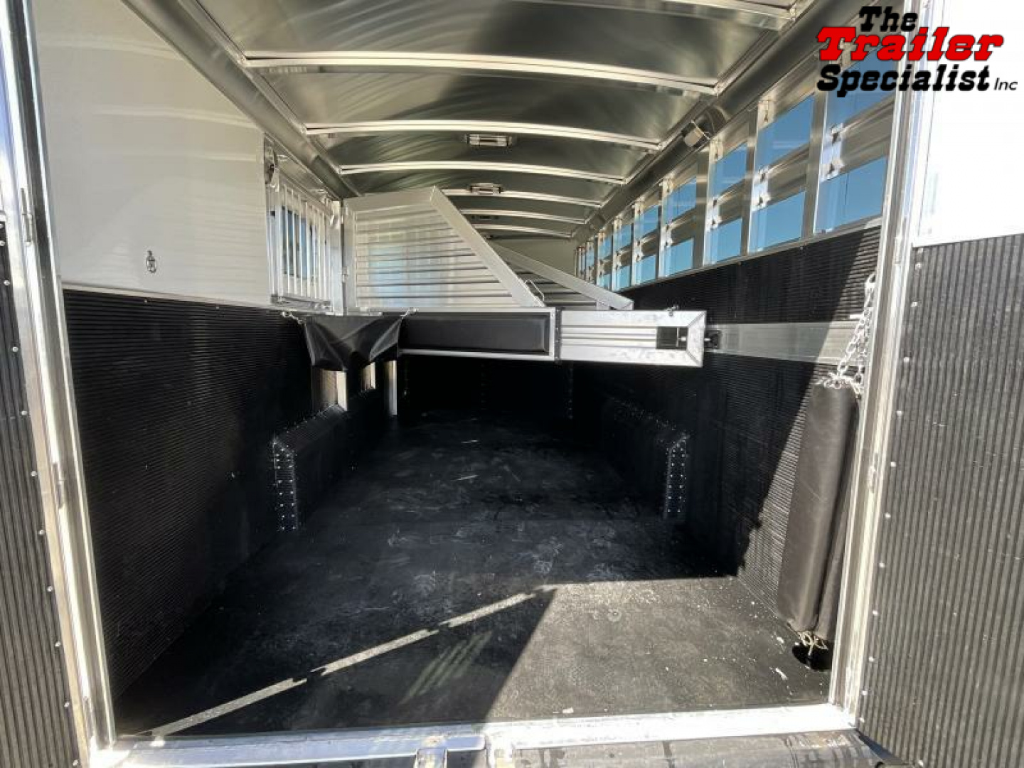 New 2024 Elite Trailers 4 HORSE GN Horse Trailer