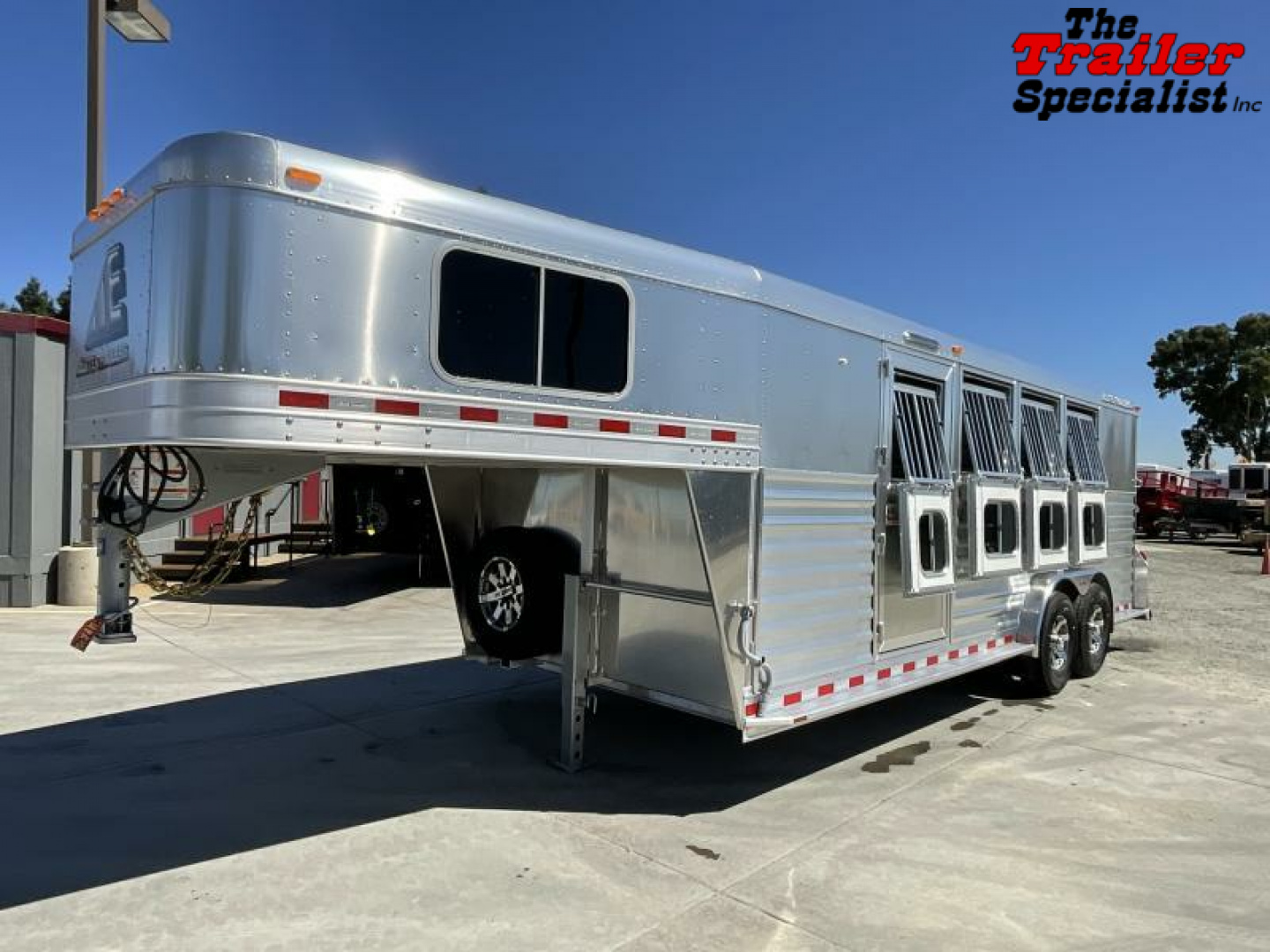 New 2024 Elite Trailers 4 HORSE GN Horse Trailer