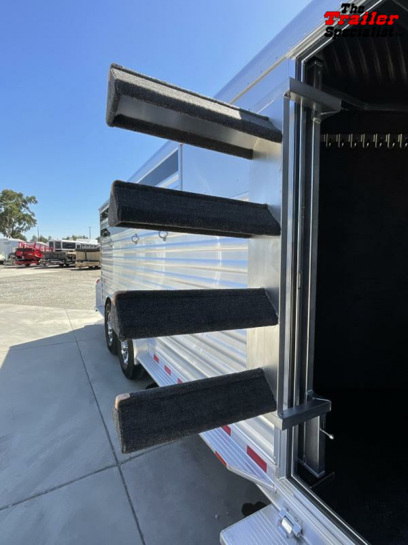 New 2024 Elite Trailers 4 HORSE GN Horse Trailer