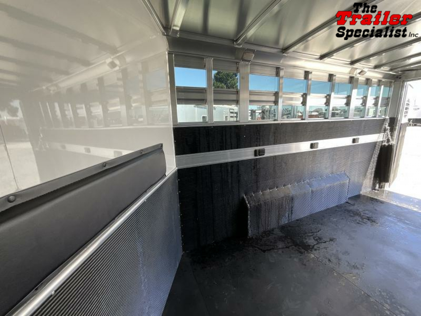 New 2024 Elite Trailers 4 HORSE GN Horse Trailer