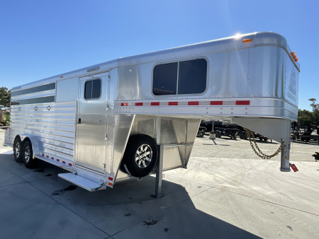 New 2024 Elite Trailers 4 HORSE GN Horse Trailer