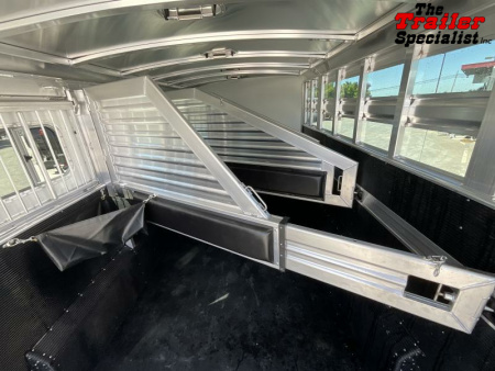 New 2024 Elite Trailers 4 HORSE GN Horse Trailer