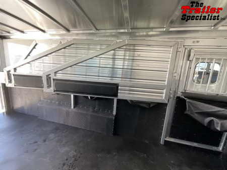 New 2024 Elite Trailers 4 HORSE GN Horse Trailer