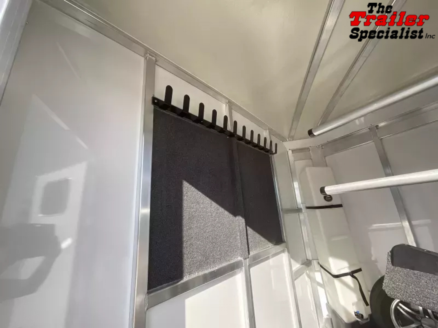 New 2025 Cimarron Trailers NORSTAR 2H BP SLANT Horse Trailer