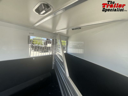 New 2025 Cimarron Trailers NORSTAR 2H BP SLANT Horse Trailer