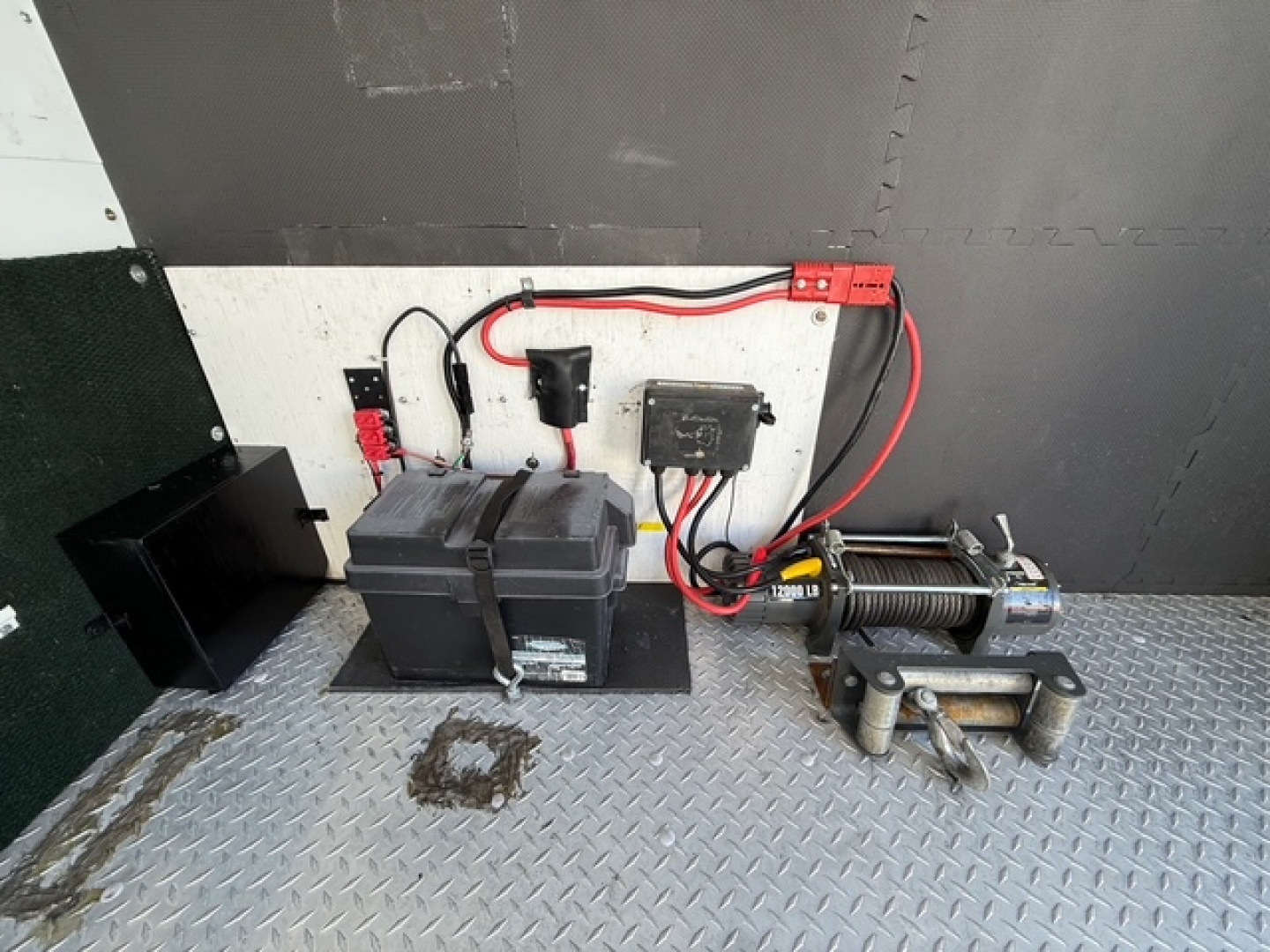 Used 2006 FEATHERLITE 8.5X32 RACE TRAILER