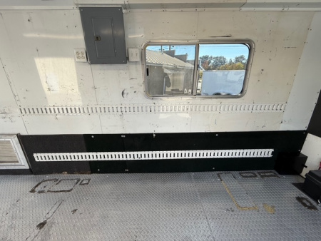 Used 2006 FEATHERLITE 8.5X32 RACE TRAILER