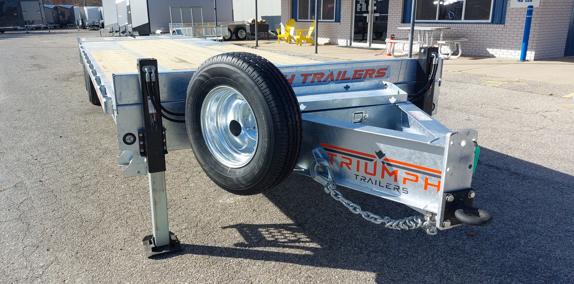 New 102X25+5 GALVANIZED EQUIPMENT HUTCH SUSPENSION HAULER 12K AXLES HYDRAULIC BRAKES 19245# PAYLOAD TRIUMPH