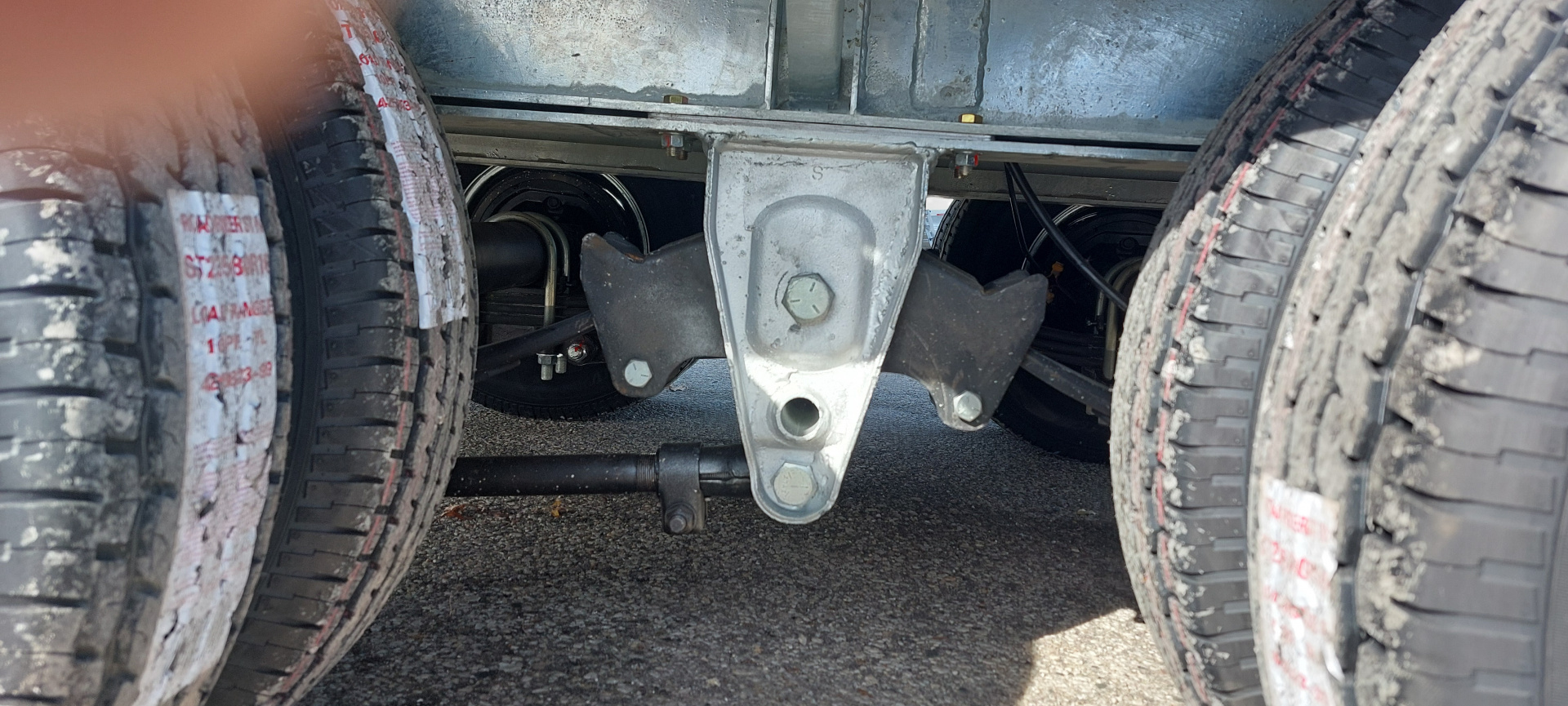 New 102X25+5 GALVANIZED EQUIPMENT HUTCH SUSPENSION HAULER 12K AXLES HYDRAULIC BRAKES 19245# PAYLOAD TRIUMPH