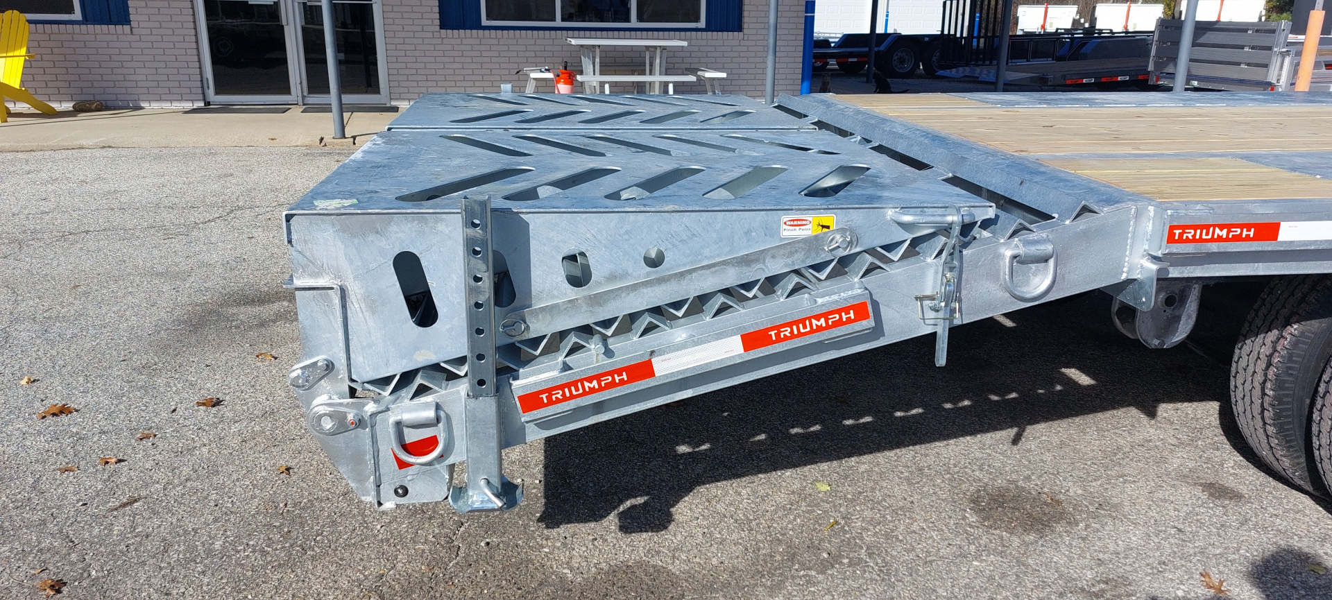 New 102X25+5 GALVANIZED EQUIPMENT HUTCH SUSPENSION HAULER 12K AXLES HYDRAULIC BRAKES 19245# PAYLOAD TRIUMPH