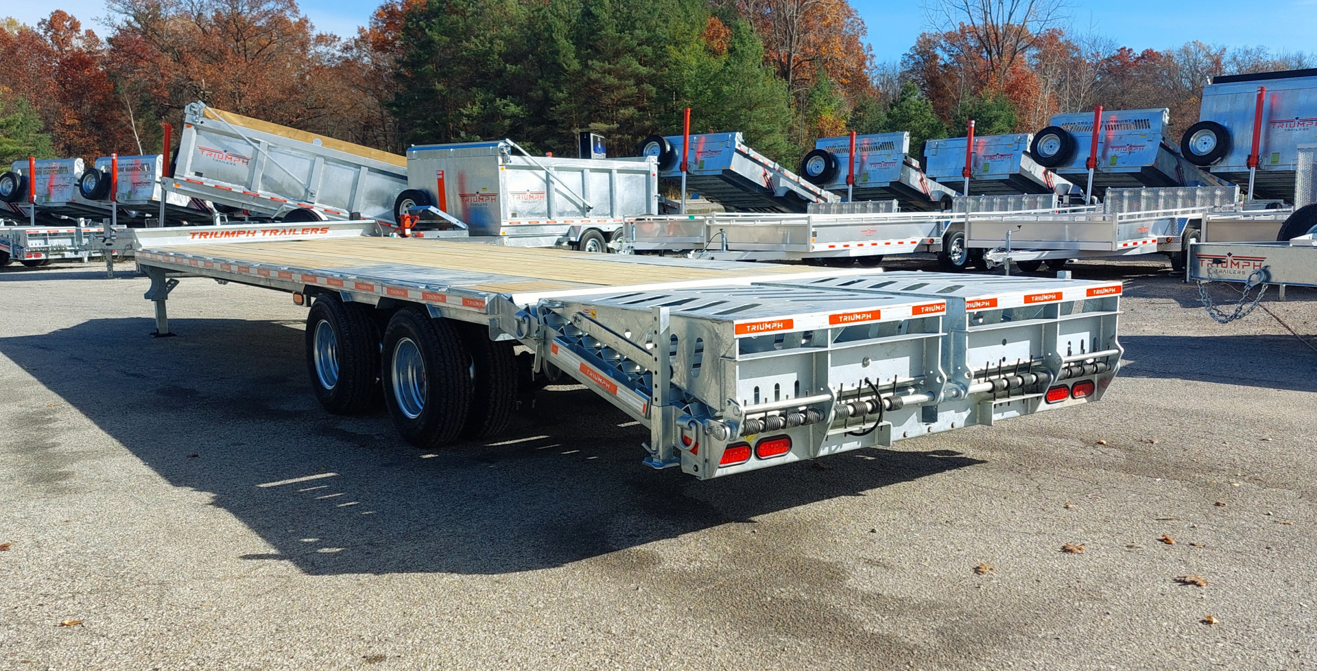 New 102X25+5 GALVANIZED EQUIPMENT HUTCH SUSPENSION HAULER 12K AXLES HYDRAULIC BRAKES 19245# PAYLOAD TRIUMPH