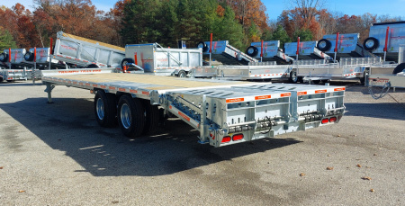 New 102X25+5 GALVANIZED EQUIPMENT HUTCH SUSPENSION HAULER 12K AXLES HYDRAULIC BRAKES 19245# PAYLOAD TRIUMPH