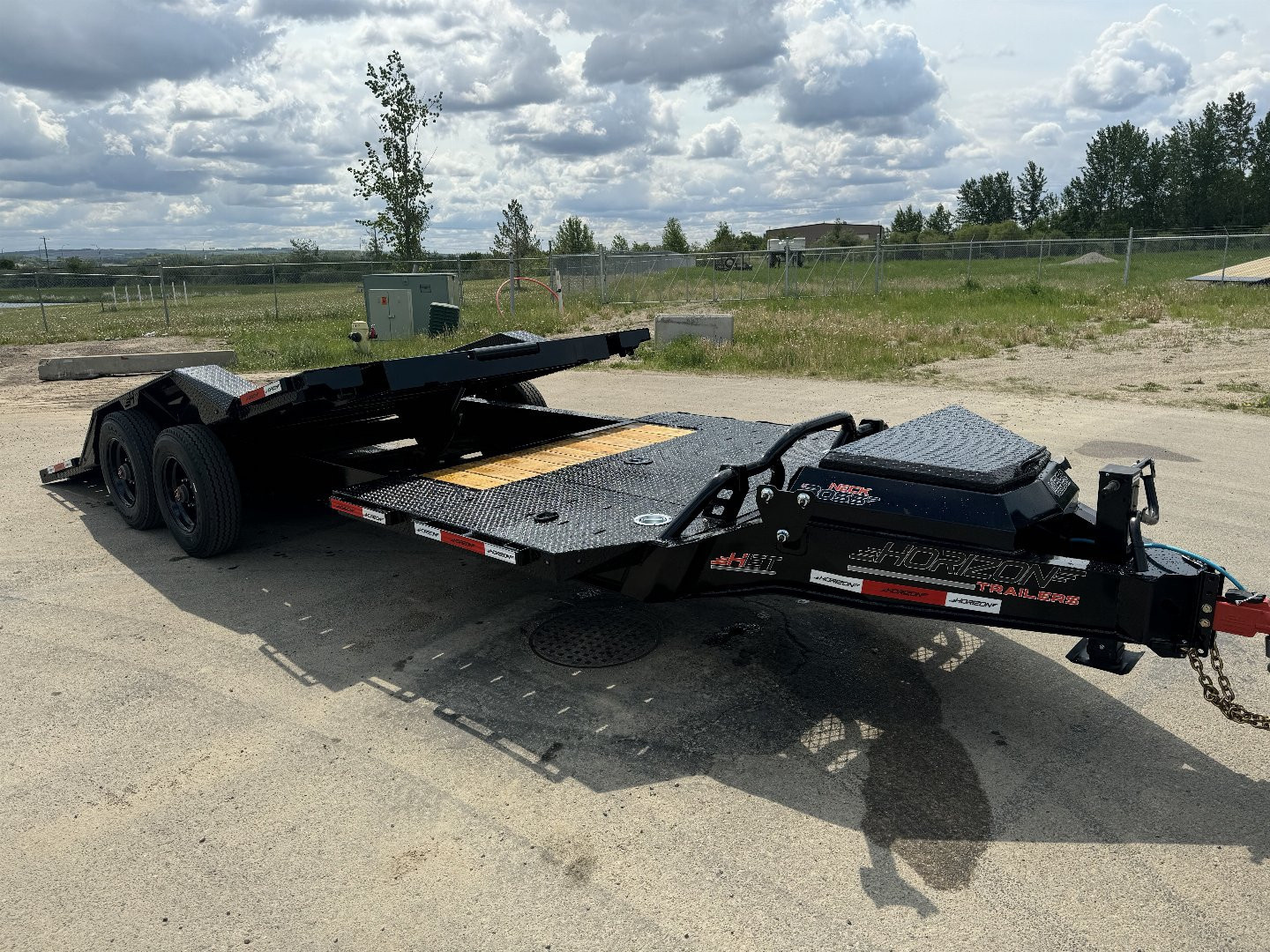 New 2026 Horizon Trailers HET 102''X22' Tiltdeck Trailer w/DriveOver Fenders 2-10k Torsion oil Bath axles Tilt Trailer