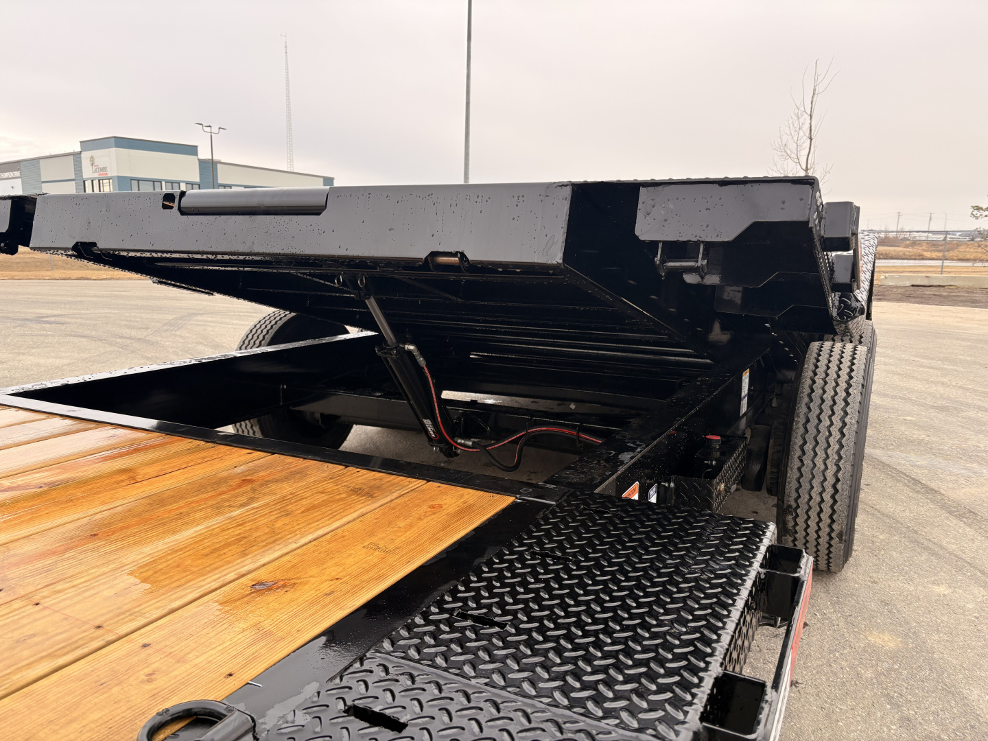 New 2026 Horizon Trailers HET 102''X22' Tiltdeck Trailer w/DriveOver Fenders 2-10k Torsion oil Bath axles Tilt Trailer