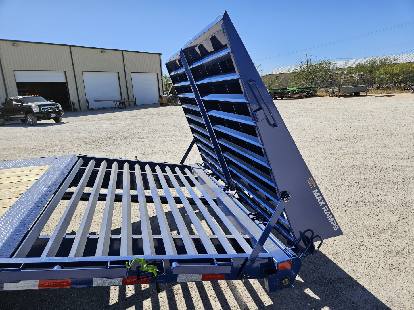 New 2026 Load Trail 16K 30' Gooseneck Max Ramps/ Ratchet Rail