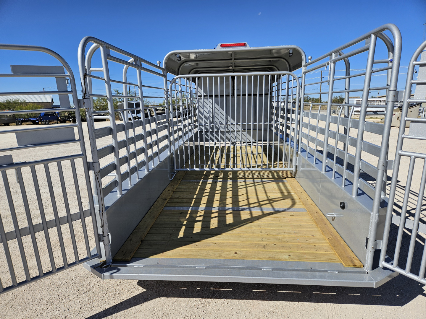 New 2025 Gooseneck Trailer MFG 17.5K 20' Gooseneck Stock Trailer