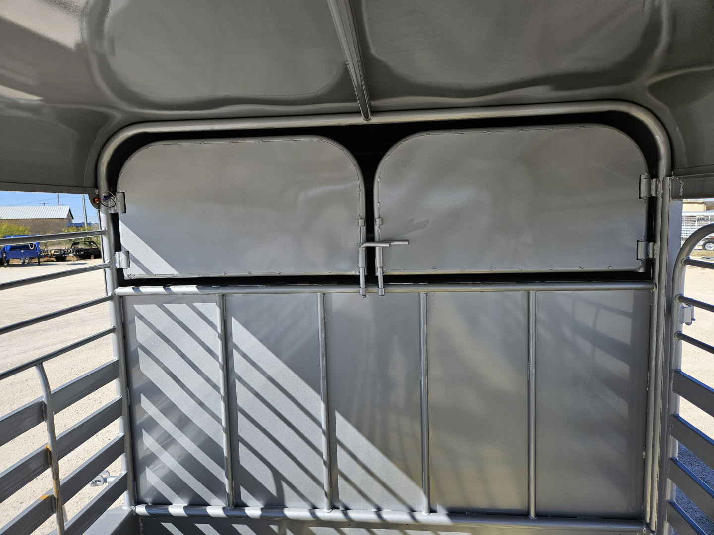 New 2025 Gooseneck Trailer MFG 17.5K 20' Gooseneck Stock Trailer