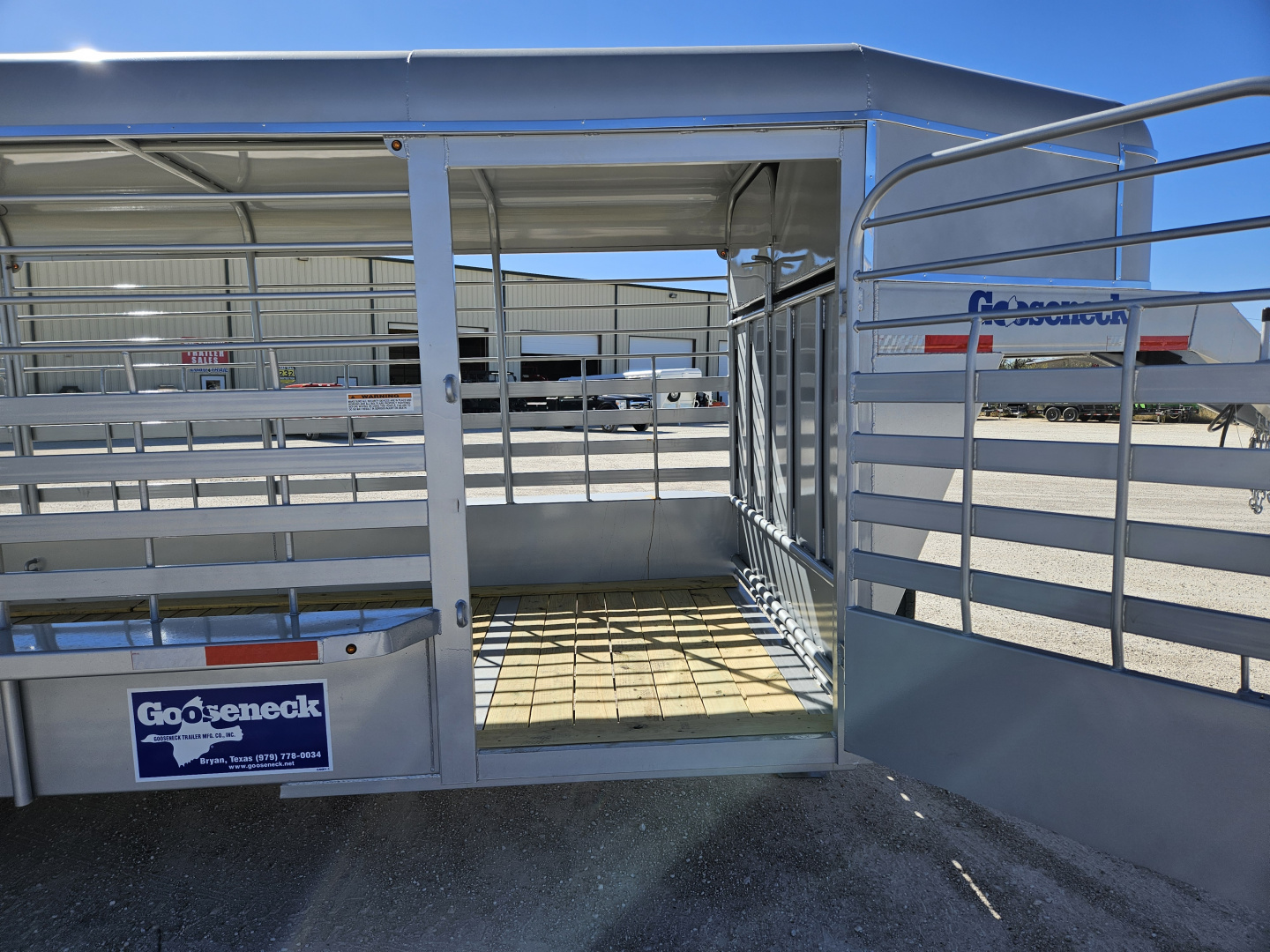 New 2025 Gooseneck Trailer MFG 17.5K 20' Gooseneck Stock Trailer