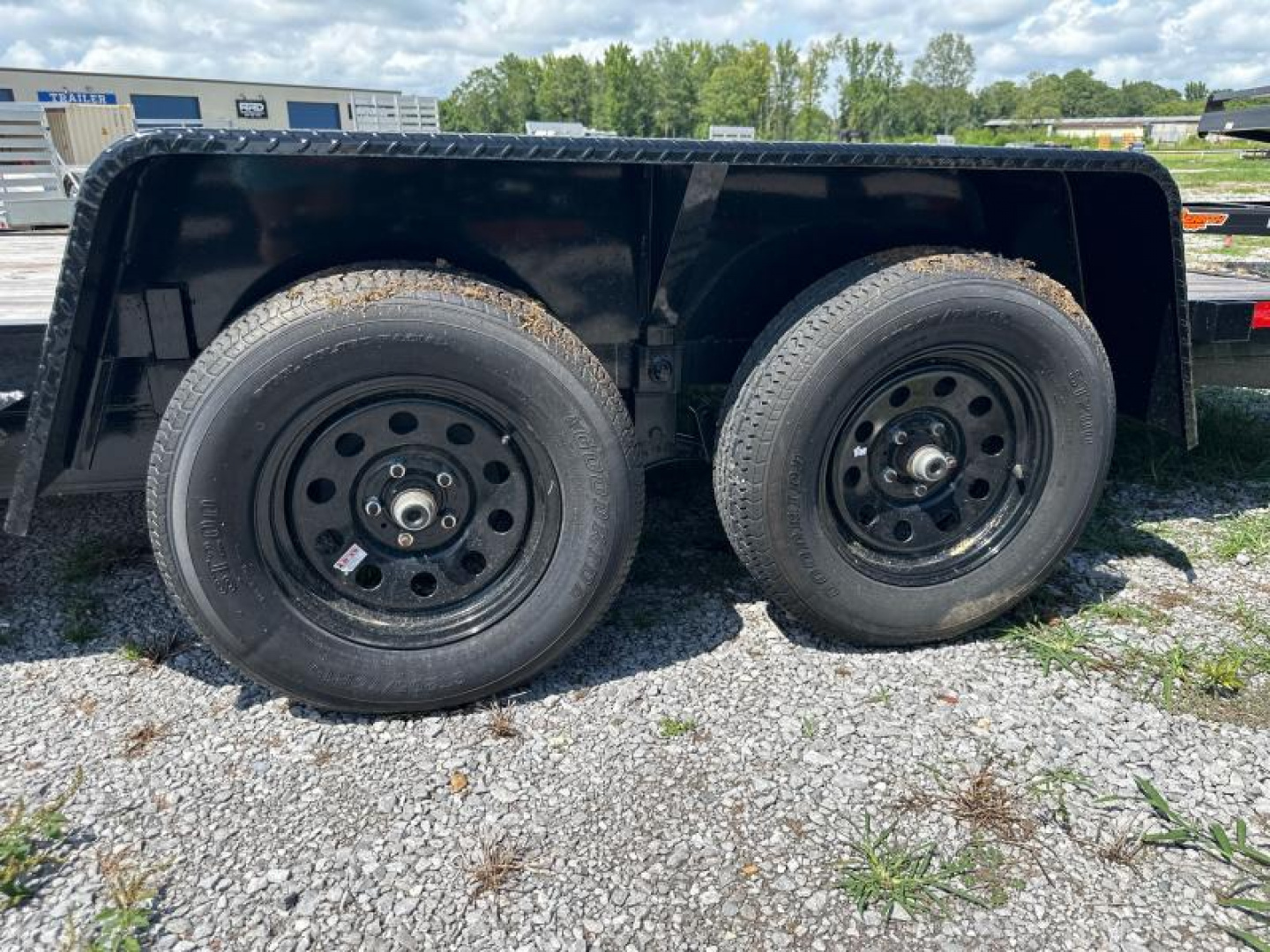 New 2024 Down 2 Earth Trailers 8218WCH3.5B Car Hauler