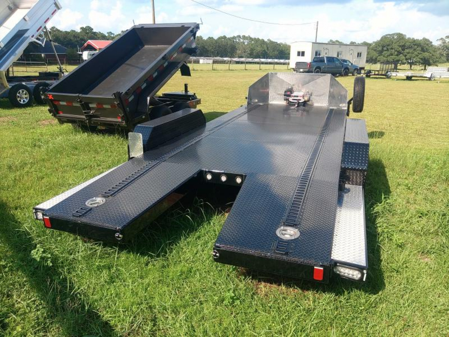 New 2024 MAXXD N5X8320 Car Hauler