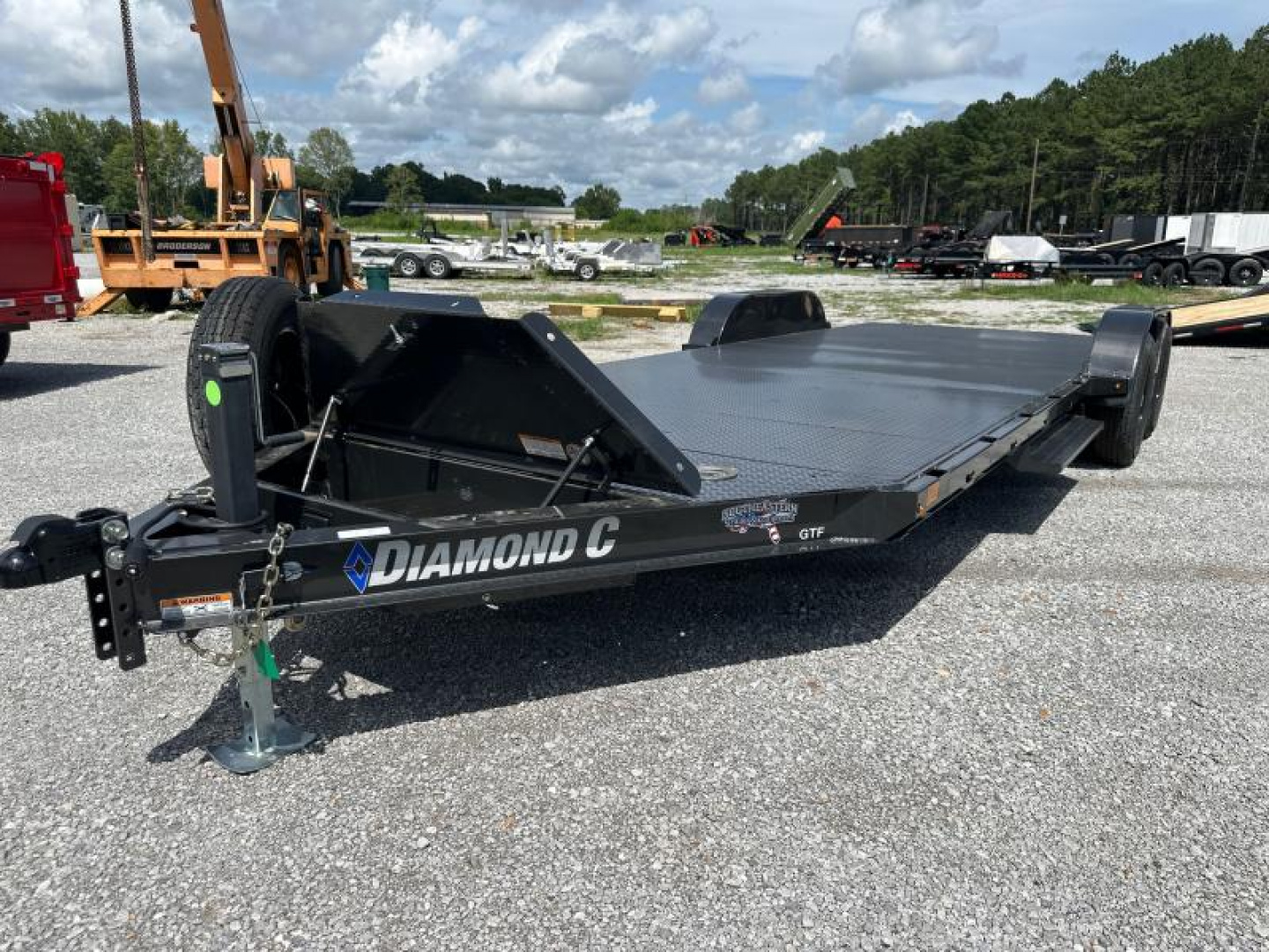 New 2024 Diamond C Trailers GTF206  Car Hauler