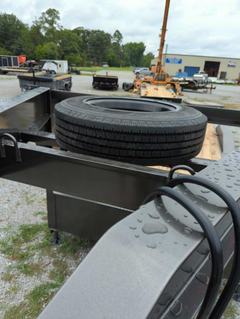 New 2025 MAXX-D T8X 10224-G Tilt Trailer