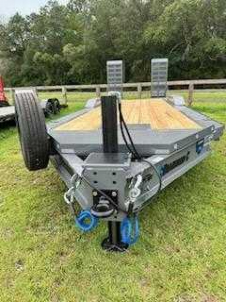 New 2024 Diamond C Trailers LPX210 Equipment Trailer