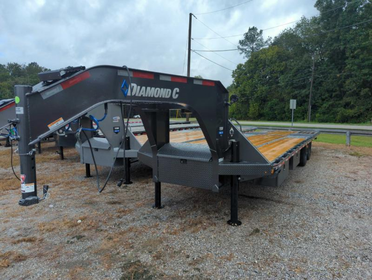 New 2025 Diamond C Trailers FMAX210 HDT PACESETTER EDITION Deckover Trailer