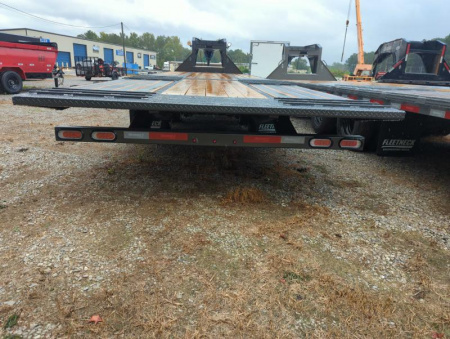 New 2025 Diamond C Trailers FMAX210 HDT PACESETTER EDITION Deckover Trailer