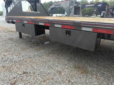 New 2025 Diamond C Trailers FMAX210 HDT PACESETTER EDITION Deckover Trailer