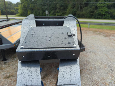 New 2025 Diamond C Trailers FMAX210 HDT PACESETTER EDITION Deckover Trailer