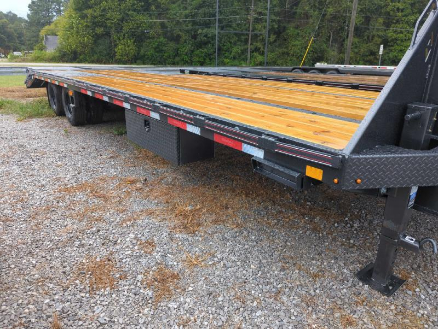New 2025 Diamond C Trailers FMAX210 Deckover Trailer