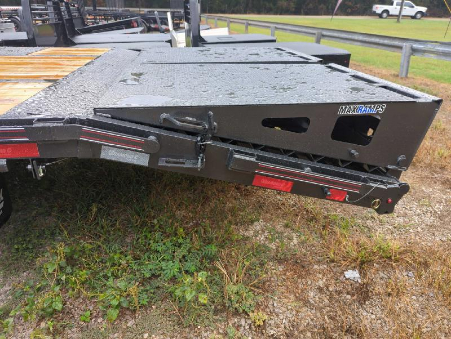 New 2025 Diamond C Trailers FMAX210 Deckover Trailer