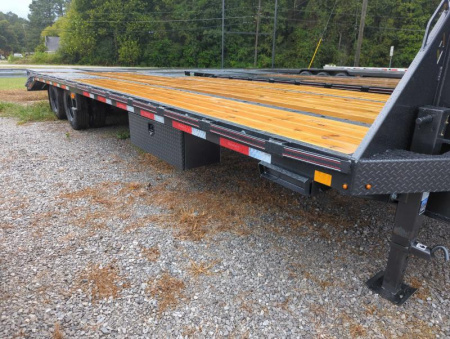 New 2025 Diamond C Trailers FMAX210 Deckover Trailer