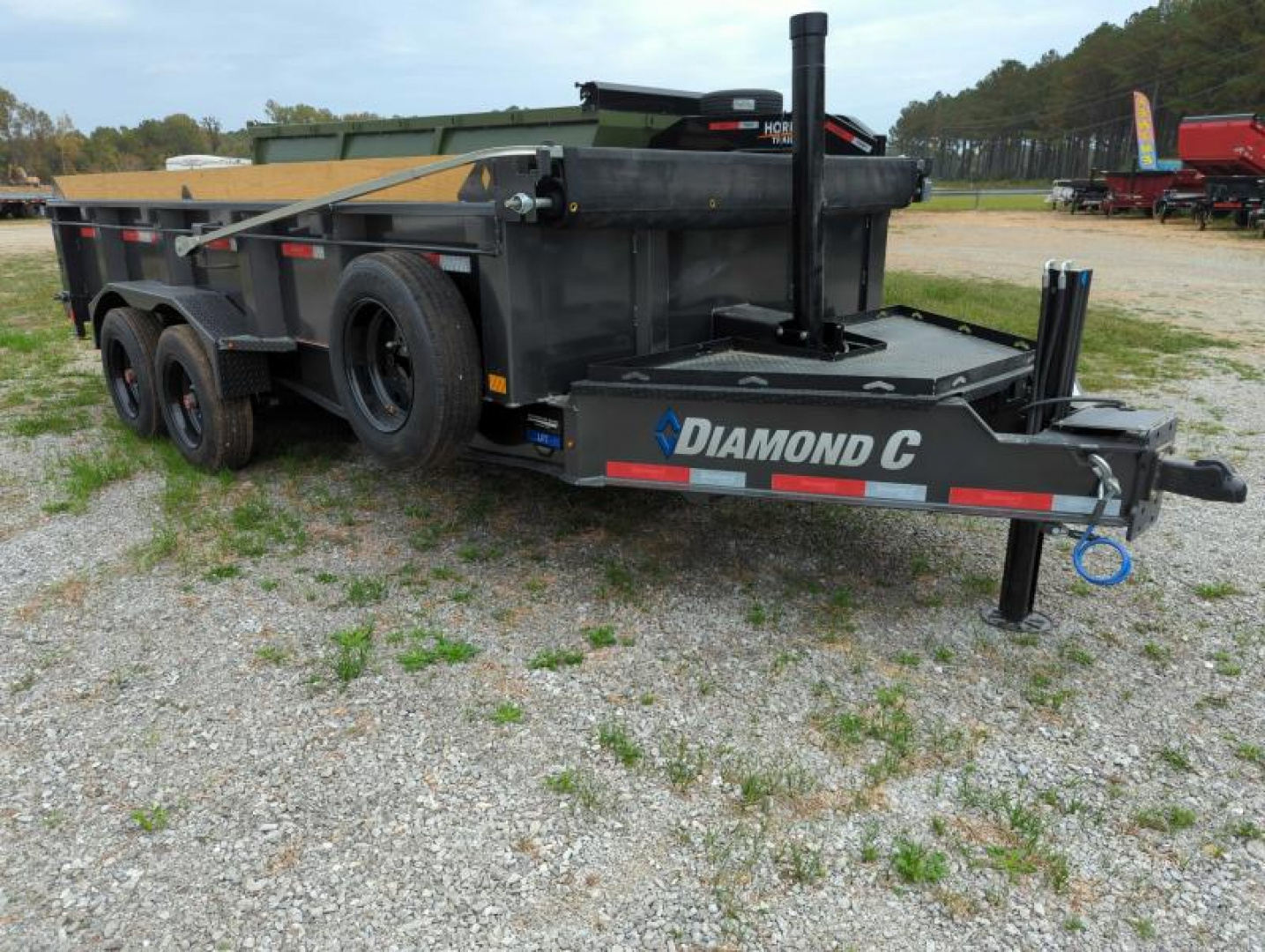 2025 Diamond C photo 2