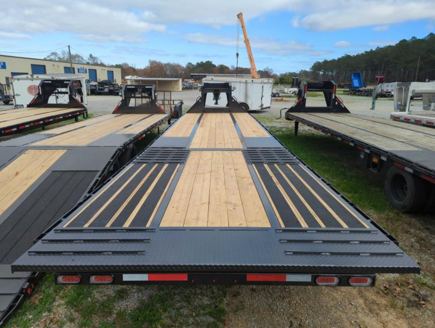 New 2025 Diamond C Trailers FMAX212 HDT PACESETTER EDITION Flatbed Trailer