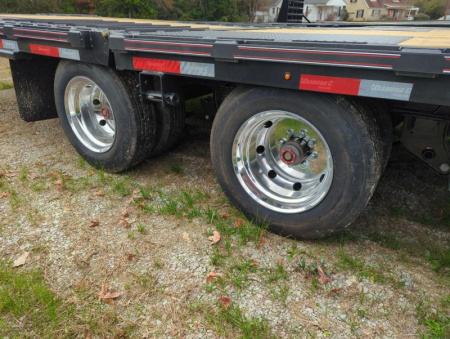 New 2025 Diamond C Trailers FMAX212 HDT PACESETTER EDITION Flatbed Trailer