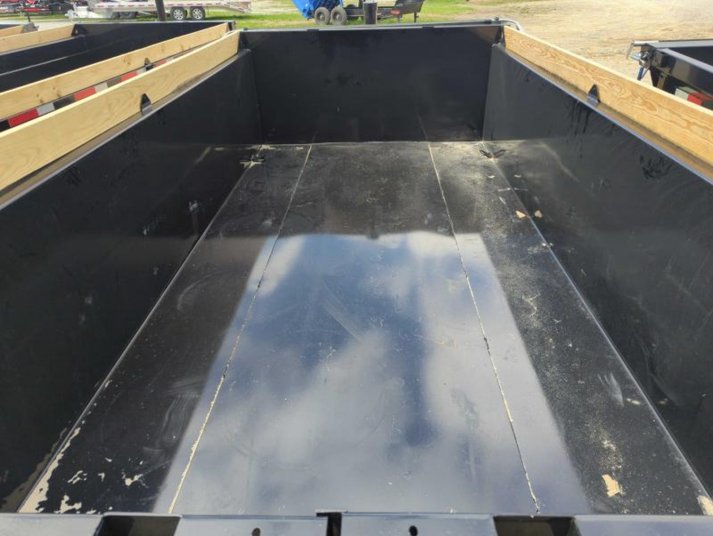 New 2025 Diamond C Trailers lpt207 Dump Trailer