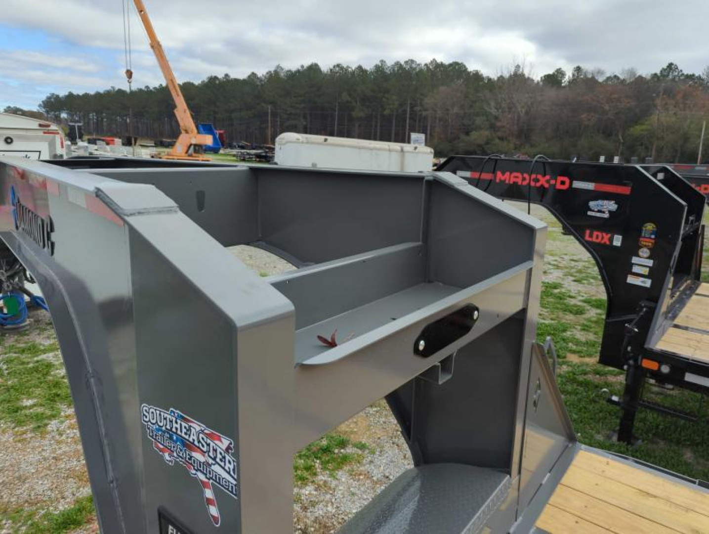 New 2025 Diamond C Trailers FMAX210 HDT Deckover Trailer