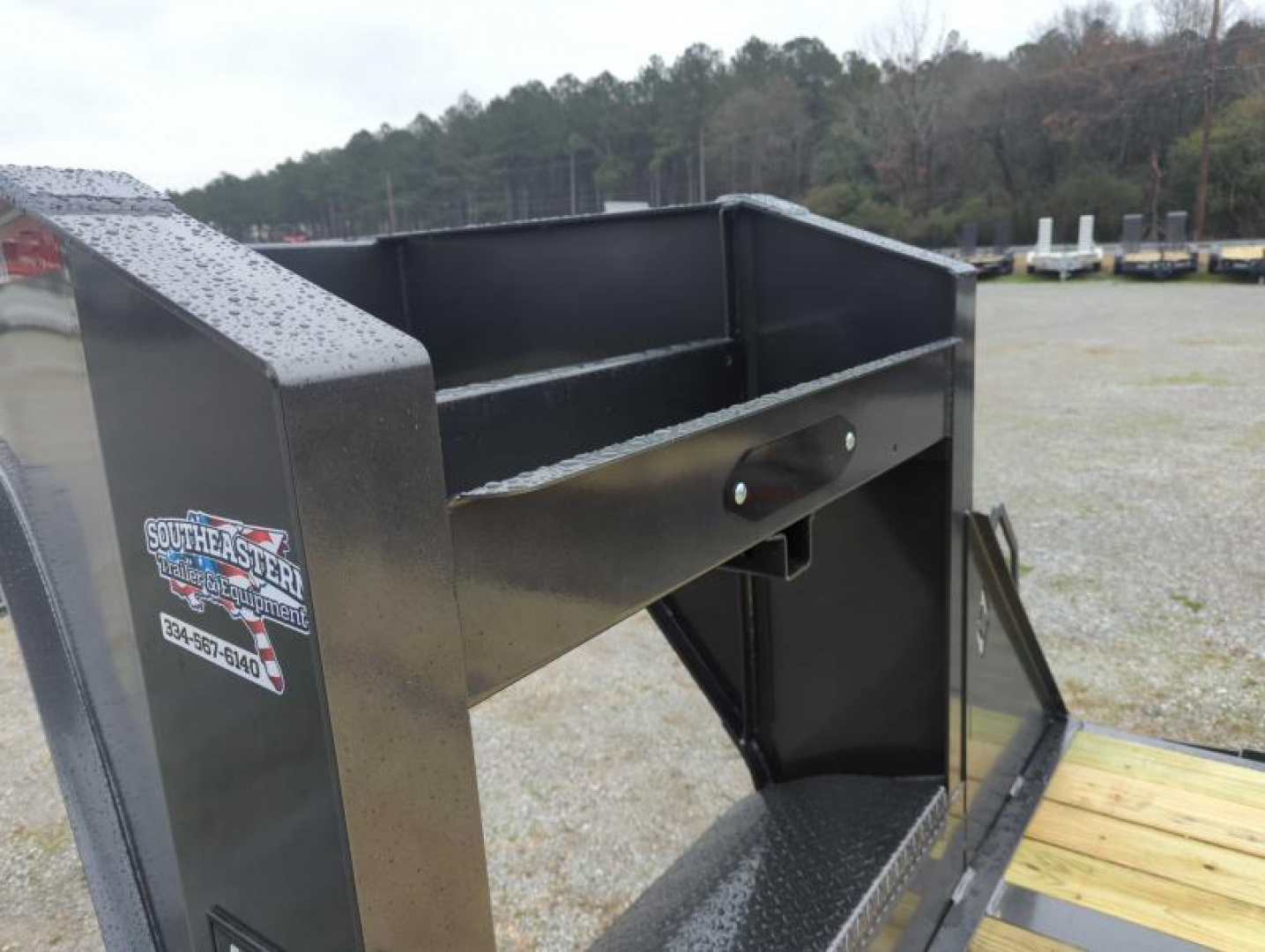 New 2025 Diamond C Trailers FMAX210 MAX RAMPS Deckover Trailer