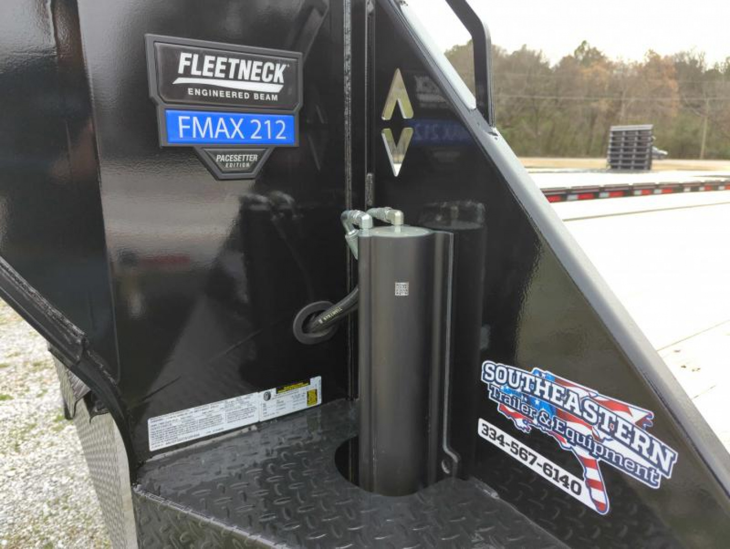 New 2025 Diamond C Trailers FMAX212 HDT PACESETTER EDITION Deckover Trailer