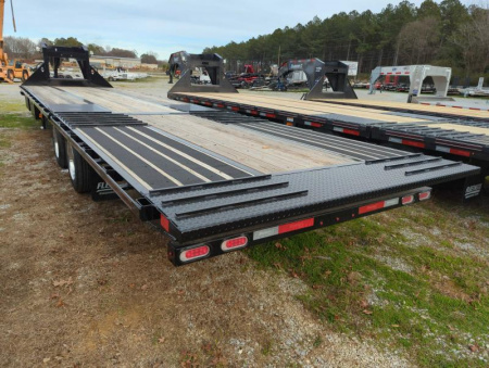 New 2025 Diamond C Trailers FMAX212 HDT PACESETTER EDITION Deckover Trailer