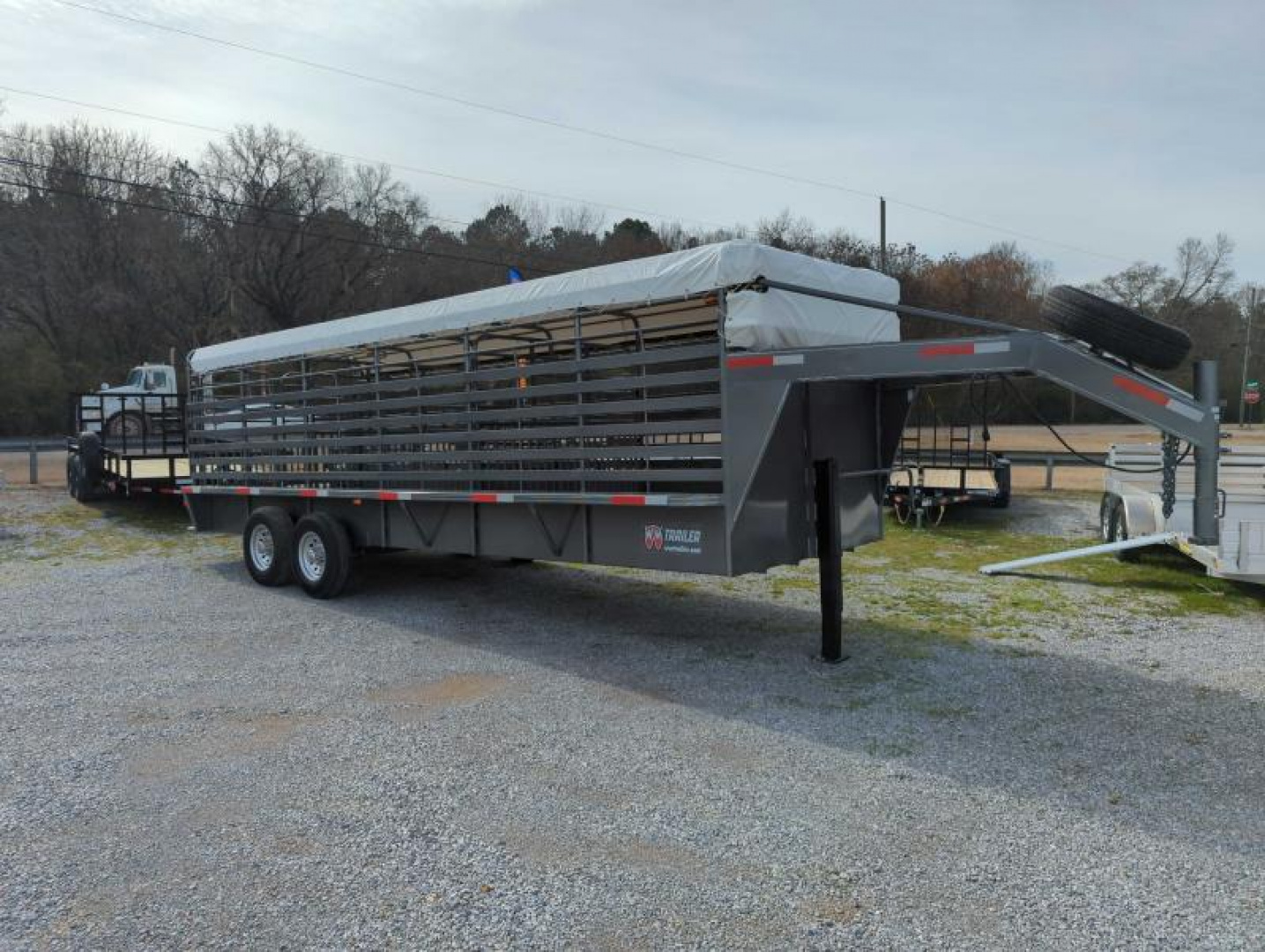 New 2025 W-W Trailer ROUSTABOUT GOOSENECK Stock / Stock Combo Trailer