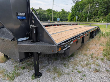 New 2025 Diamond C Trailers FMAX210 HDT Deckover Trailer