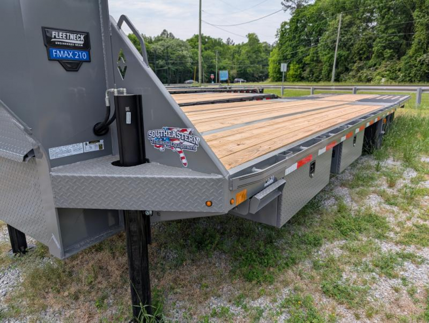 New 2025 Diamond C Trailers FMAX210 HDT Deckover Trailer